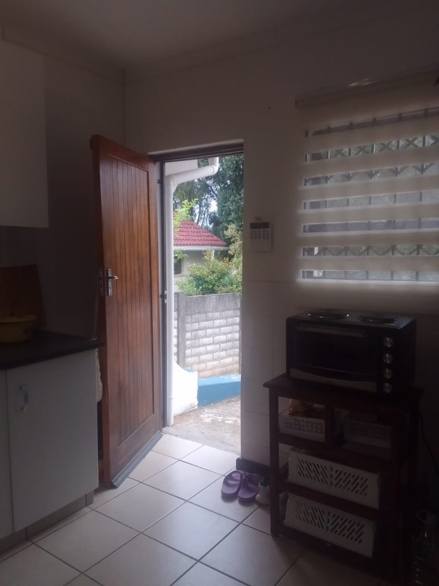 To Let 1 Bedroom Property for Rent in Beacon Bay Eastern Cape